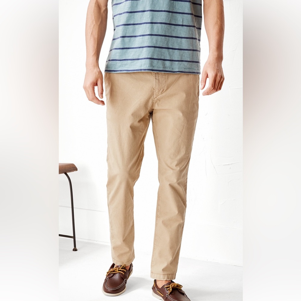 American Eagle Men's Khaki Chinos